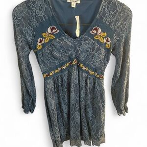 Francesca’s Floral Embroidered Blue Lace Long Sleeve Dress NWT